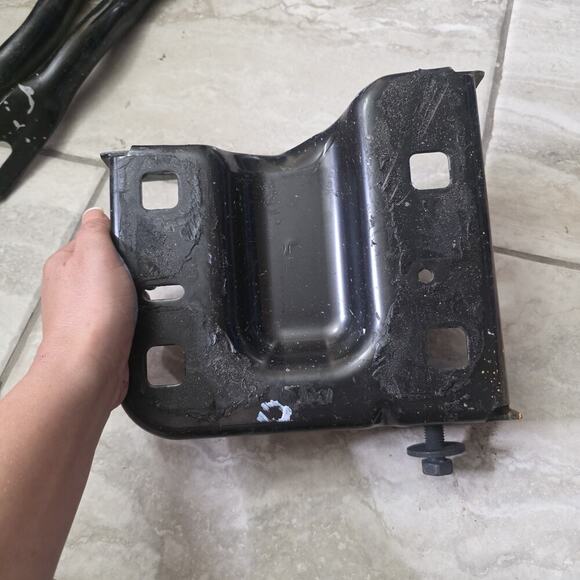 2020-2023 Chevrolet Silverado 2500 3500 Front Left Bumper Bar Bracket - Picture 12 of 12